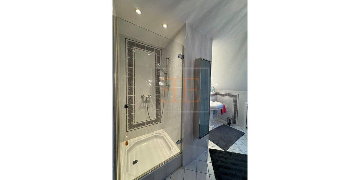 Edles Wohnen in Appen: Granitboden, zwei Bäder, Gäste-WC, traumhafter Garten und Indoor-Schwimmbad - Einfamilienhaus Appen Etz | Angebot:25806419