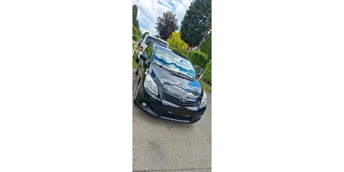 Toyota Verso 140.400 km 7.990 &euro; Hamburg 22115
