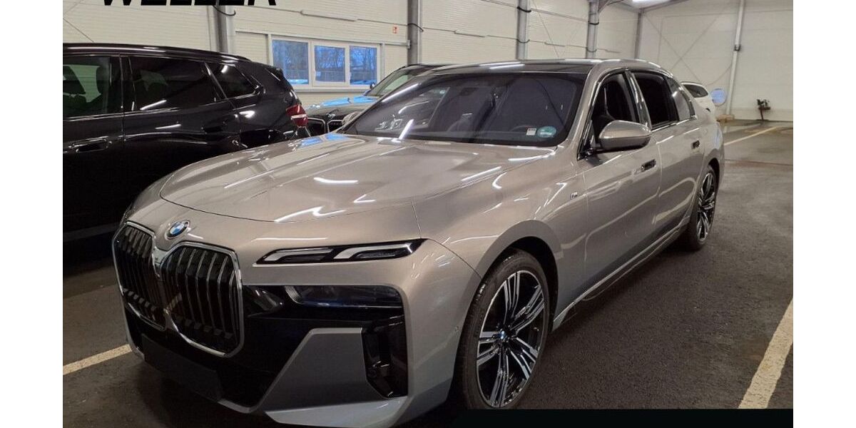 BMW 740 8.248 km 96.850 &euro; Hamburg 21073