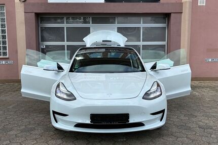 Tesla Model 3 49.108 km 26.470 &euro; Hamburg 20537
