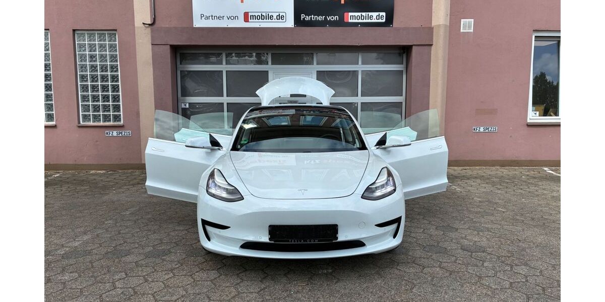 Tesla Model 3 49.108 km 26.470 &euro; Hamburg 20537