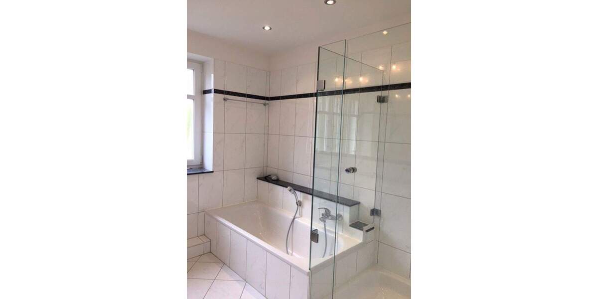 Doppelhaushälfte Hamburg Iserbrook - 5 Zimmer, 151 m&sup2;, 3.100&euro; | Angebot:25654299