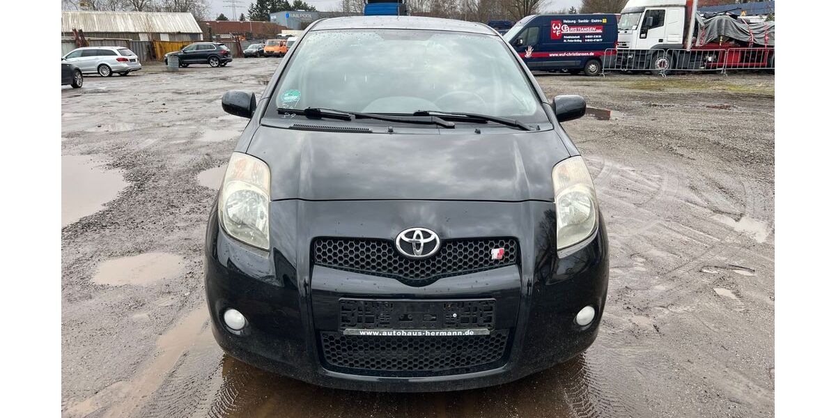 Toyota Yaris 231.774 km 3.490 &euro; Hamburg 22113