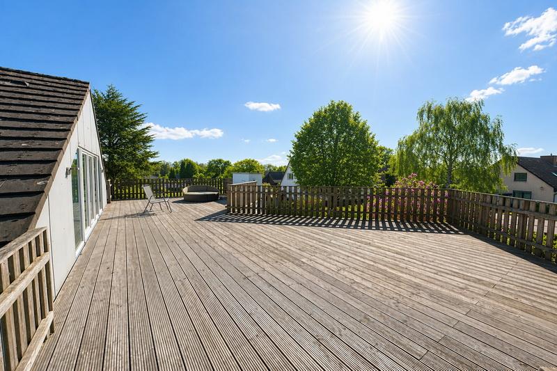 *** Hier läßt es sich leben *** Großzügiges Architektenhaus in begehrter, ruhiger TOP-Lage, mit Einliegerwohnung. - Zweifamilienhaus Henstedt-Ulzburg Ulzburg | Angebot:26382175