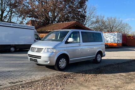 VW T5 Caravelle 190.000 km 10.900 &euro; Braak 22145