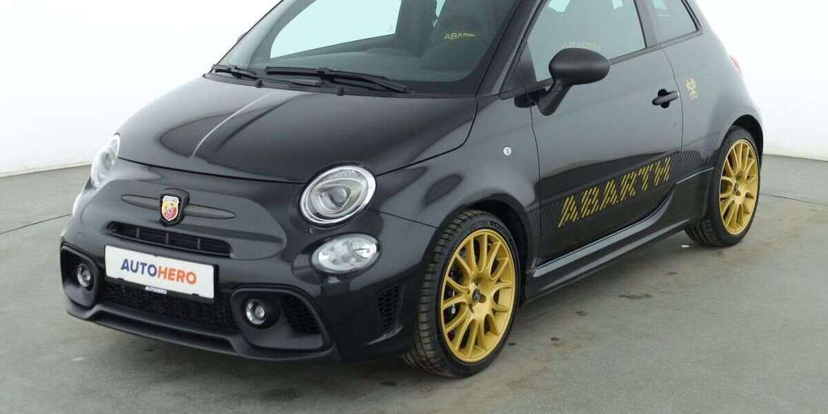 Abarth 695 1.923 km 29.580 &euro; Hamburg 22529
