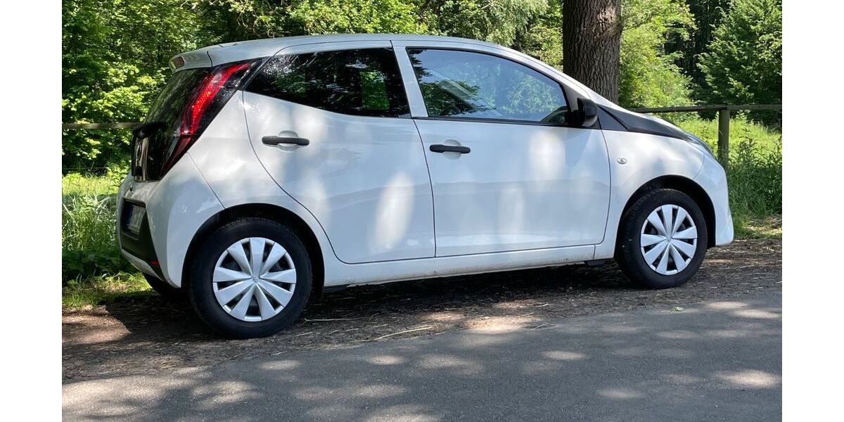 Toyota Aygo (X) 102.000 km 5.300 &euro; Hamburg 20144