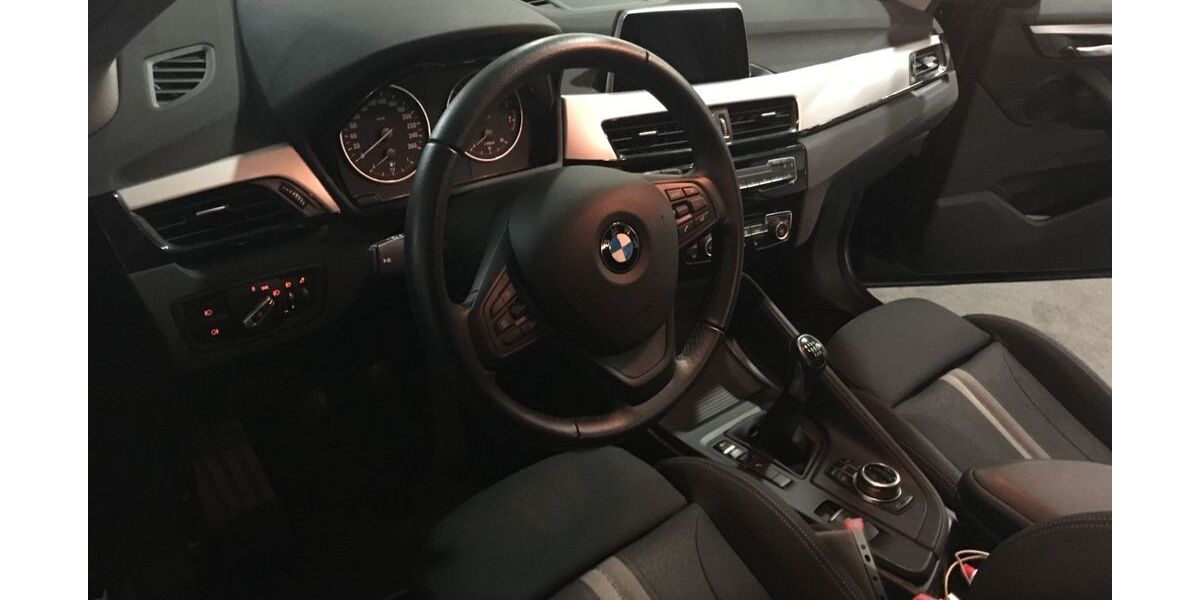 BMW X1 54.000 km 17.800 &euro; Hamburg 22115