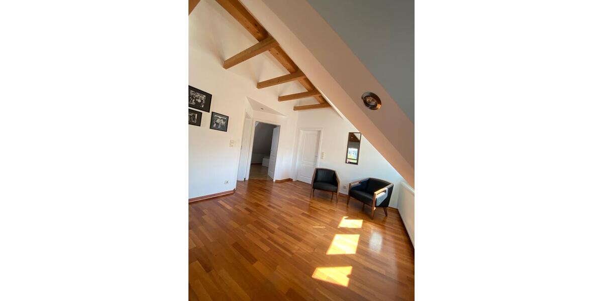 Dachgeschoßwohnung Ellerau - 3 Zimmer, 90 m&sup2;, 1.800&euro; | Angebot:25158226