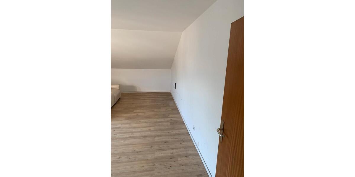 Dachgeschoßwohnung Barmstedt - 3 Zimmer, 69 m&sup2;, 980&euro; | Angebot:25894758