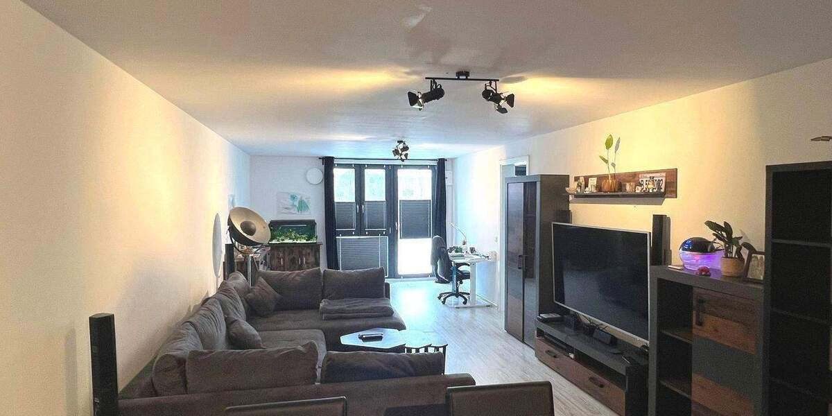 Etagenwohnung Wedel - 3 Zimmer, 100 m&sup2;, 1.150&euro; | Angebot:25669655