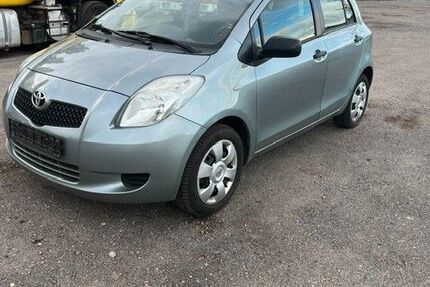Toyota Yaris 177.000 km 1.850 &euro; Hamburg 22113