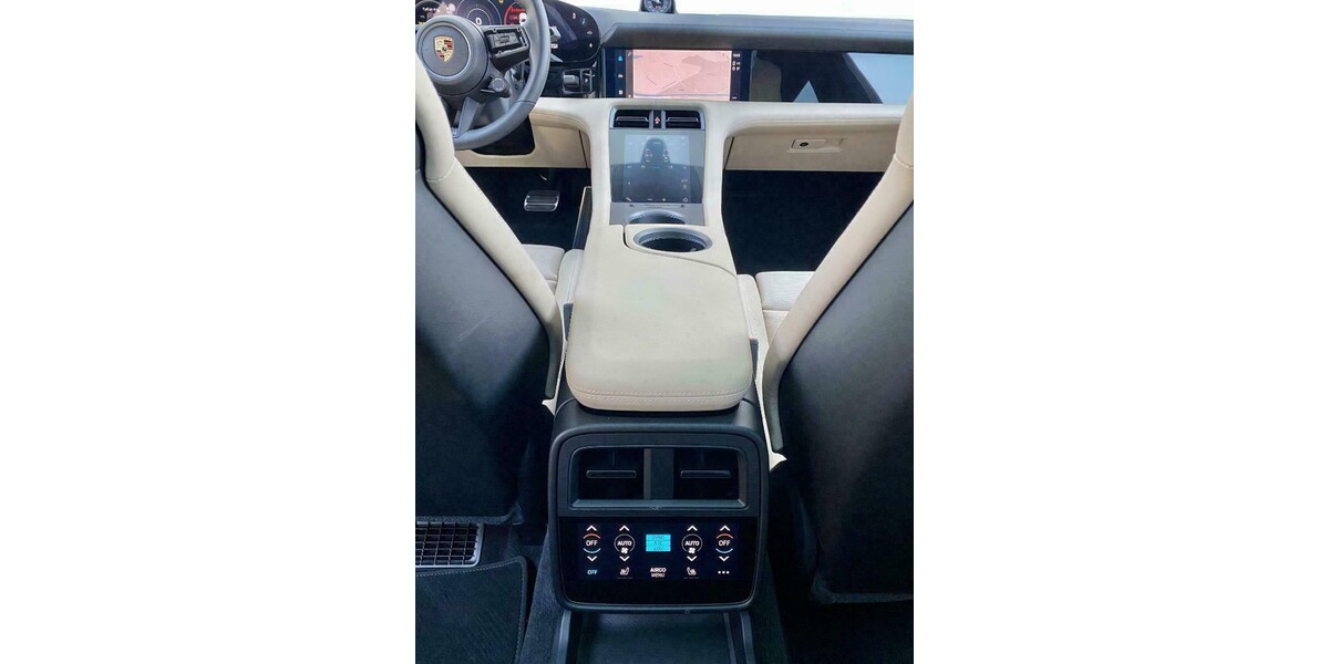 Porsche Taycan 7.400 km 120.600 &euro; Hamburg 20038