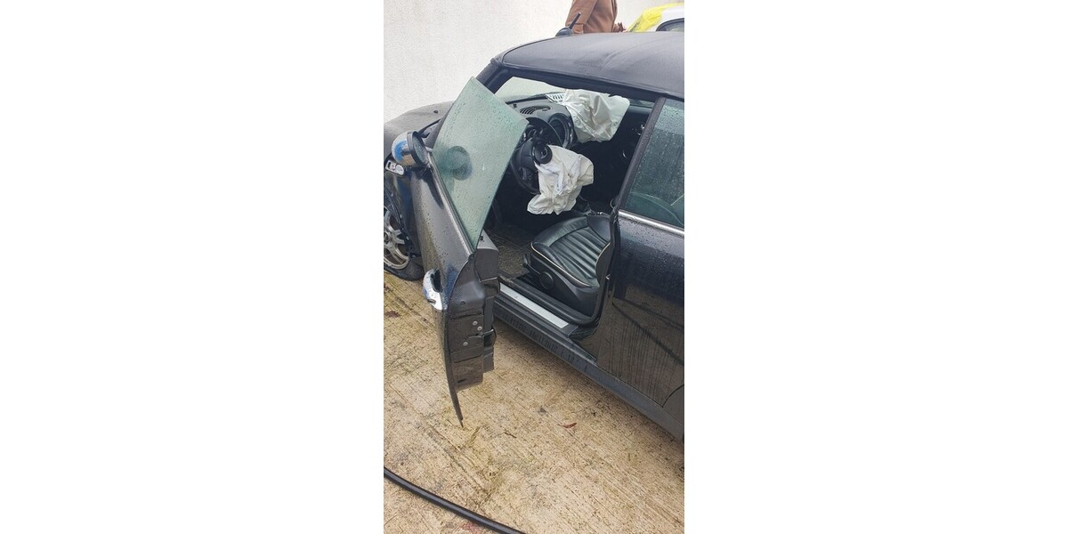 Mini Cooper S Cabrio (R57) 164.241 km 5.500 &euro; Hamburg 20038