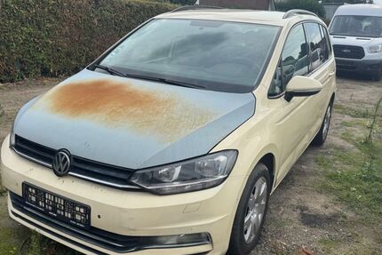 VW Touran 383.000 km 2.800 &euro; Stapelfeld bei Hamburg 22145