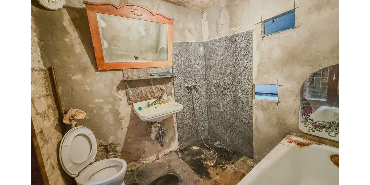 Doppelhaushälfte Hamburg Langenhorn - 3 Zimmer, 127 m&sup2;, 125.000&euro; | Angebot:25679203