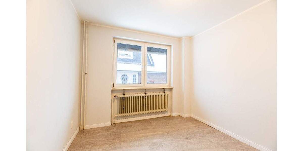 Mehrfamilienhaus, Wohnhaus Uetersen - 8 Zimmer, 165 m&sup2;, 420.000&euro; | Angebot:25687560