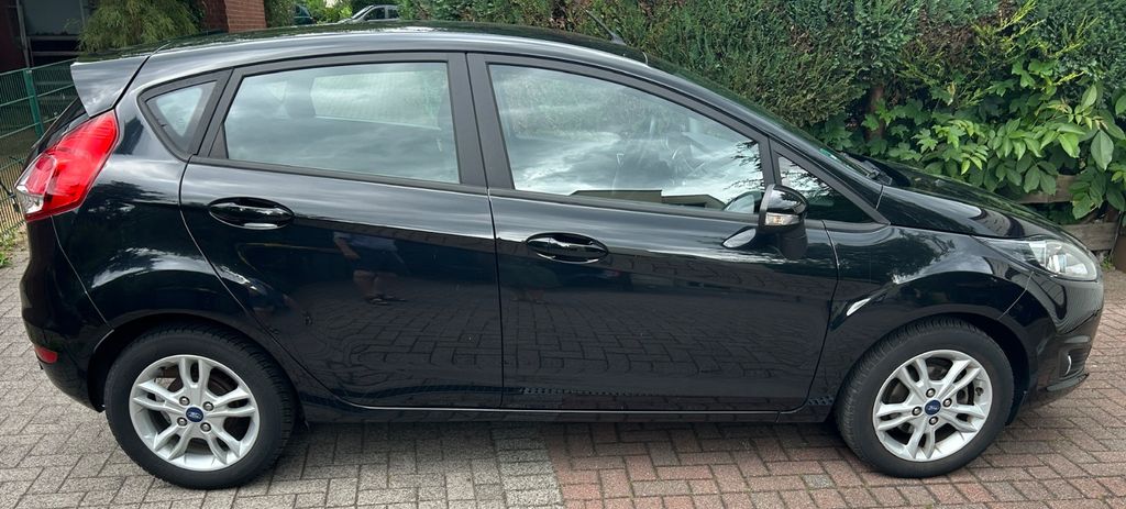 Ford Fiesta 45.700 km 5.900 &euro; Hamburg 22765