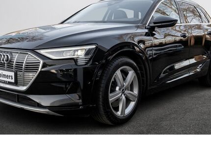 Audi e-tron 36.710 km 30.490 &euro; Hamburg 22457