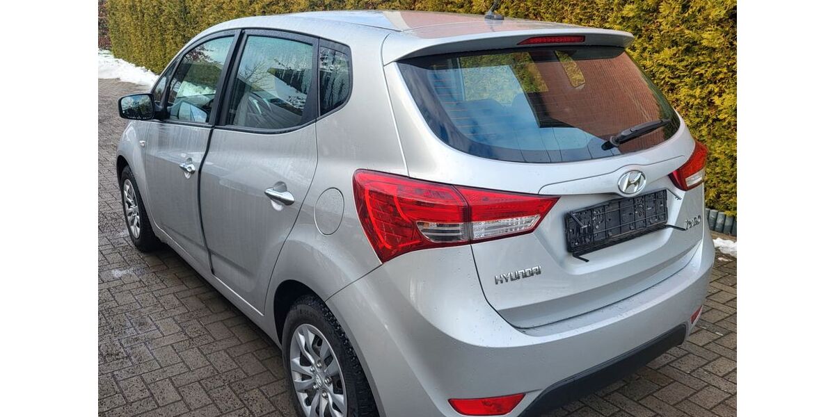 Hyundai ix20 39.592 km 9.590 &euro; Hamburg 22045