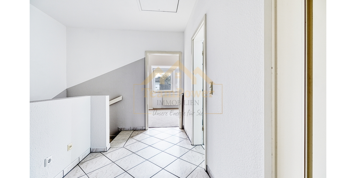 Familienhaus im Hamburger Speckgürtel - Koffer packen und einziehen! - Doppelhaushälfte Henstedt-Ulzburg Ulzburg | Angebot:26086570