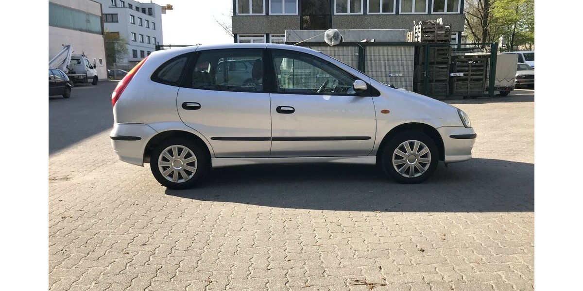 Nissan Almera Tino Luxury für kleines Geld 189.500 km 1.499 &euro; Hamburg 22339