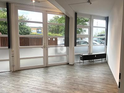 HELLE UND FREUNDLICHE ARBEITSRÄUME - Gewerbeobjekt Hamburg Schnelsen | Angebot:26055985