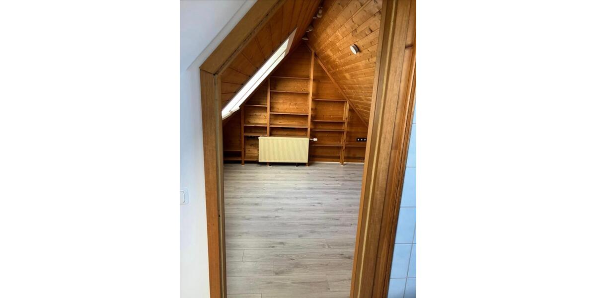 Doppelhaushälfte Pinneberg - 9 Zimmer, 132 m&sup2;, 1.750&euro; | Angebot:25538749