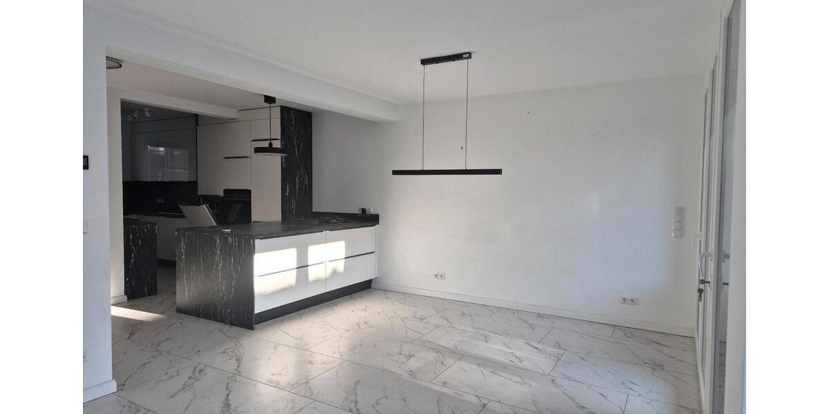 Reihenhaus Wedel - 4.5 Zimmer, 127 m&sup2;, 2.260&euro; | Angebot:25489402