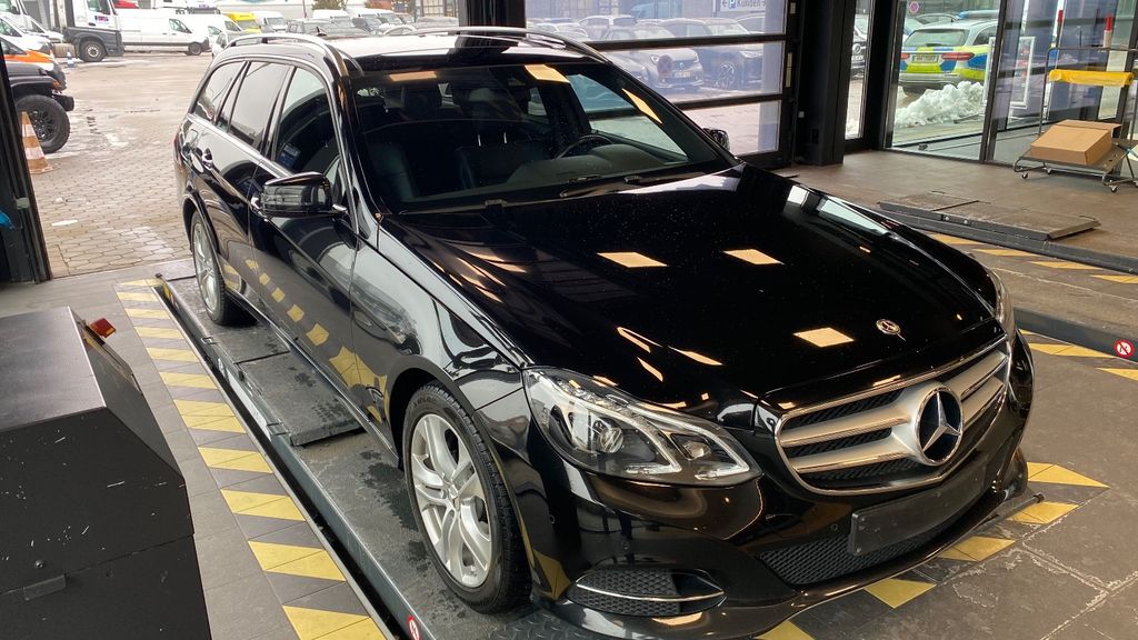 Mercedes-Benz E 300 268.700 km 14.990 &euro; Stapelfeld 22145