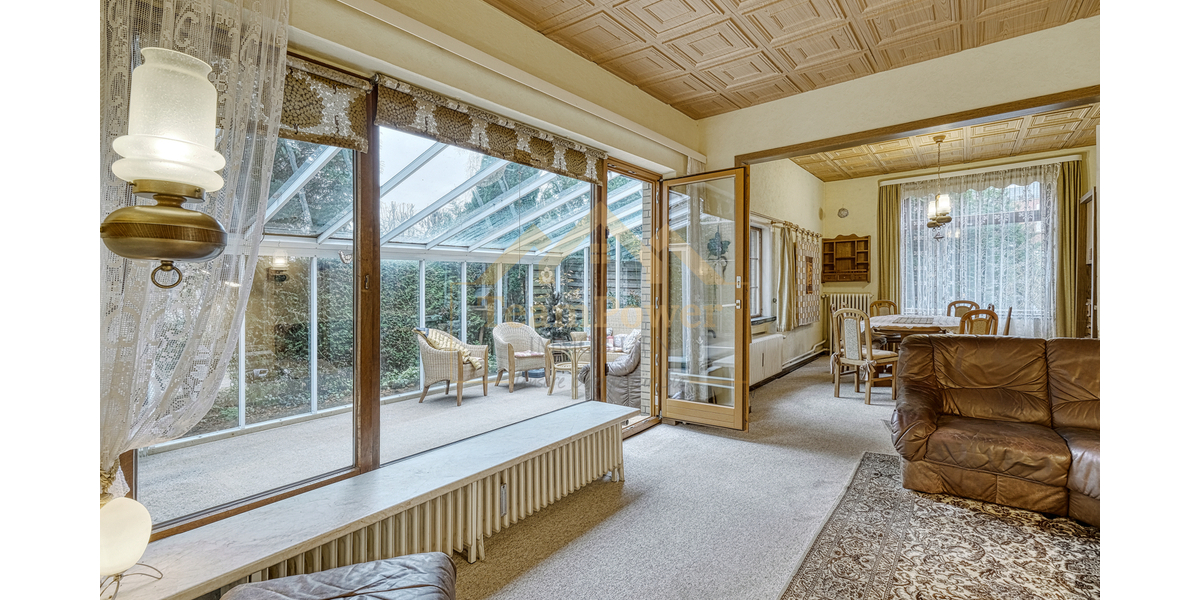 Rarität in Bestlage: Historischer Charme mit 2 Wohneinheiten, Wintergarten und sonnigem Grundstück - Zweifamilienhaus Hamburg Wandsbek | Angebot:25365900