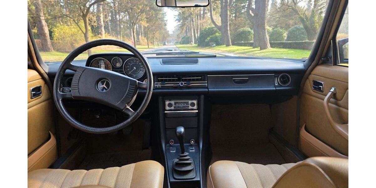 Mercedes-Benz 230 111.000 km 14.900 &euro; Hamburg 22337