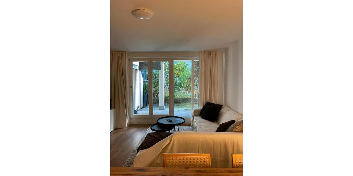 Etagenwohnung Hamburg Uhlenhorst - 2 Zimmer, 70 m&sup2;, 1.650&euro; | Angebot:25409472