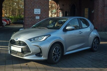 Toyota Yaris 27.509 km 18.900 &euro; Hamburg 22525