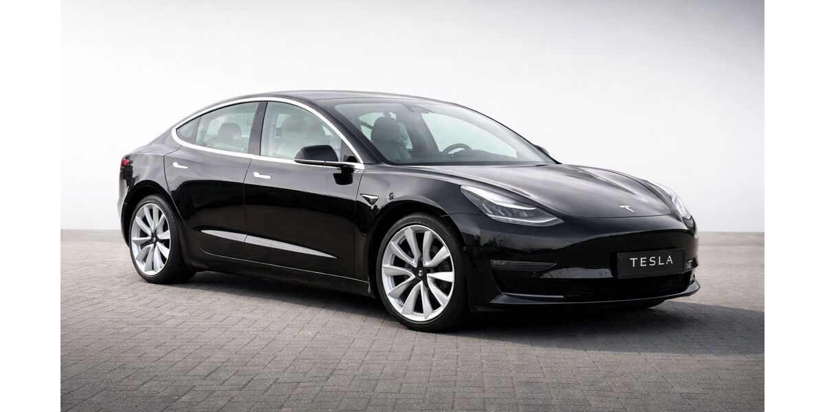 Tesla Model 3 107.000 km 19.900 &euro; Hamburg 21075