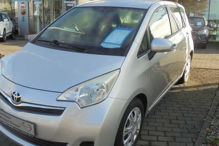 Toyota Verso-S 61.275 km 9.690 &euro; Hamburg 22043