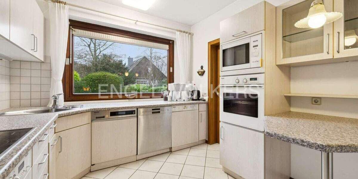 Einfamilienhaus Ahrensburg - 7 Zimmer, 300 m&sup2;, 1.500.000&euro; | Angebot:25701922