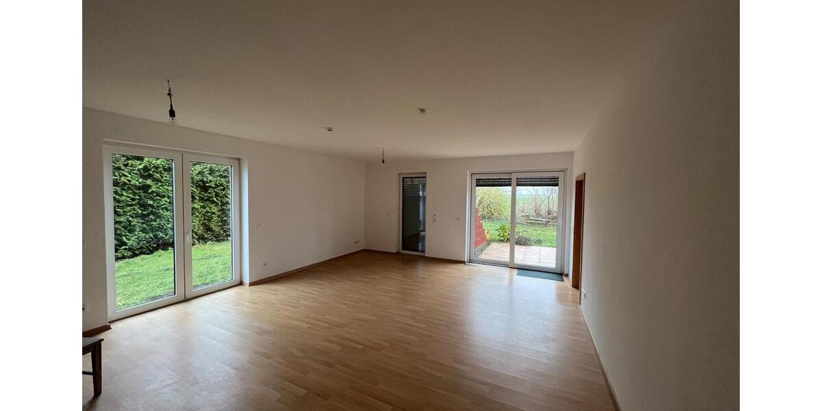 Erdgeschoßwohnung Leezen - 3 Zimmer, 137 m&sup2;, 1.350&euro; | Angebot:25640368