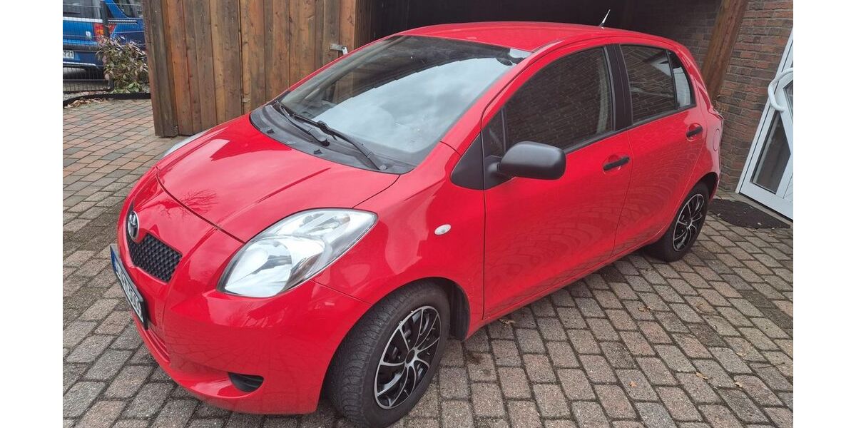 Toyota Yaris 176.000 km 1.900 &euro; Lentföhrden 24632