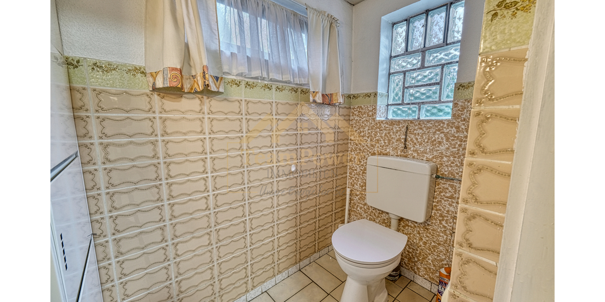 Rarität in Bestlage: Historischer Charme mit 2 Wohneinheiten, Wintergarten und sonnigem Grundstück - Zweifamilienhaus Hamburg Wandsbek | Angebot:25365900