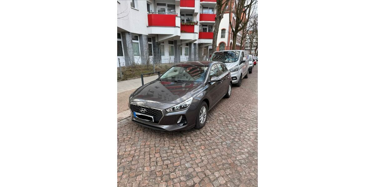 Hyundai i30 39.500 km 12.900 &euro; Hamburg 20146