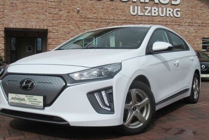 Hyundai IONIQ 64.331 km 9.900 &euro; Henstedt Ulzburg(20 km nördlich von HH-direkt an der A7) 24558