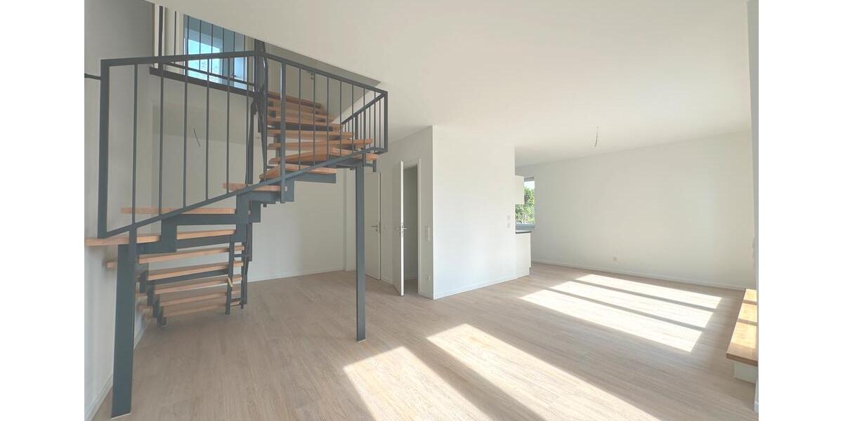 Dachgeschoßwohnung Stapelfeld - 5 Zimmer, 120 m&sup2;, 2.158&euro; | Angebot:25868125