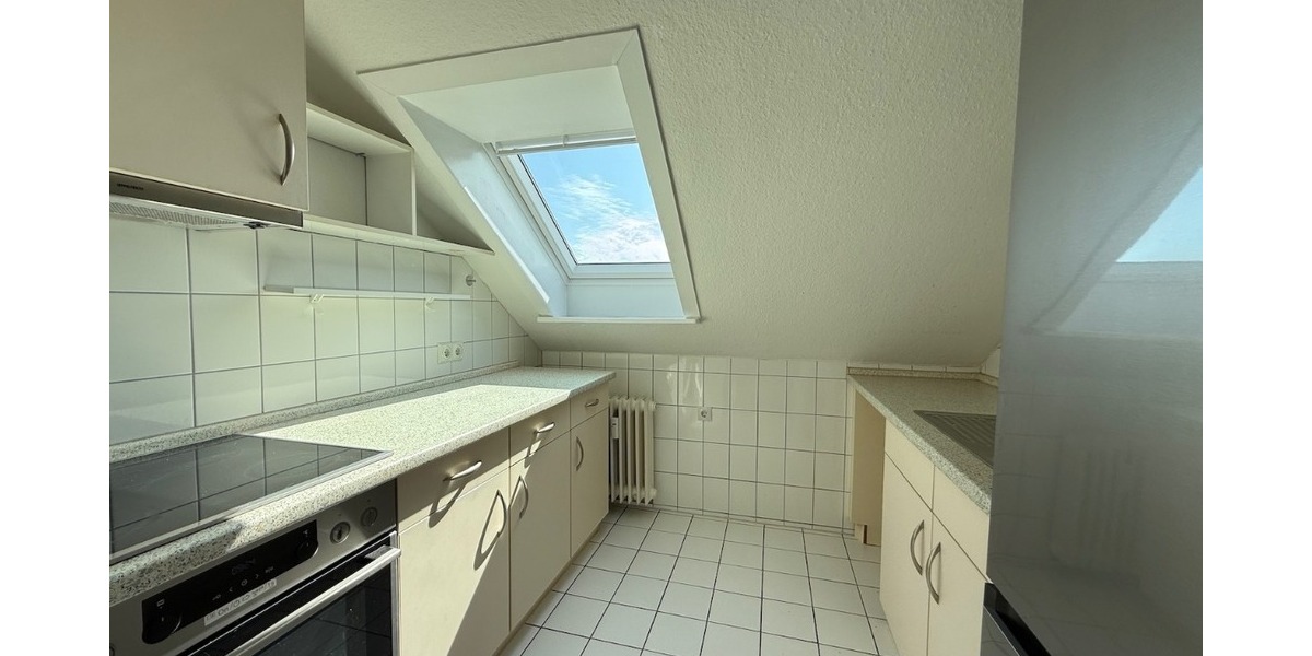 Ca. 150 m² Wohn-Nutzfläche - Keine Käuferprovision - Dachgeschoßwohnung Halstenbek | Angebot:24615958