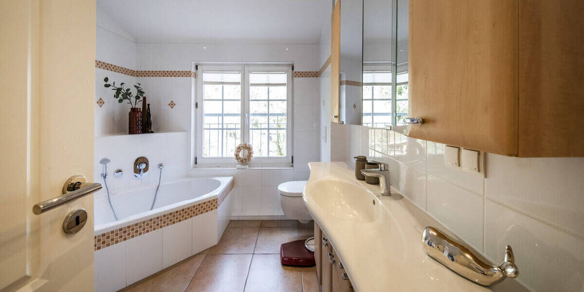 Einfamilienhaus Hamburg / Lemsahl-Mellingstedt Lemsahl-Mellingstedt - 6 Zimmer, 202 m&sup2;, 1.245.000&euro; | Angebot:26080546