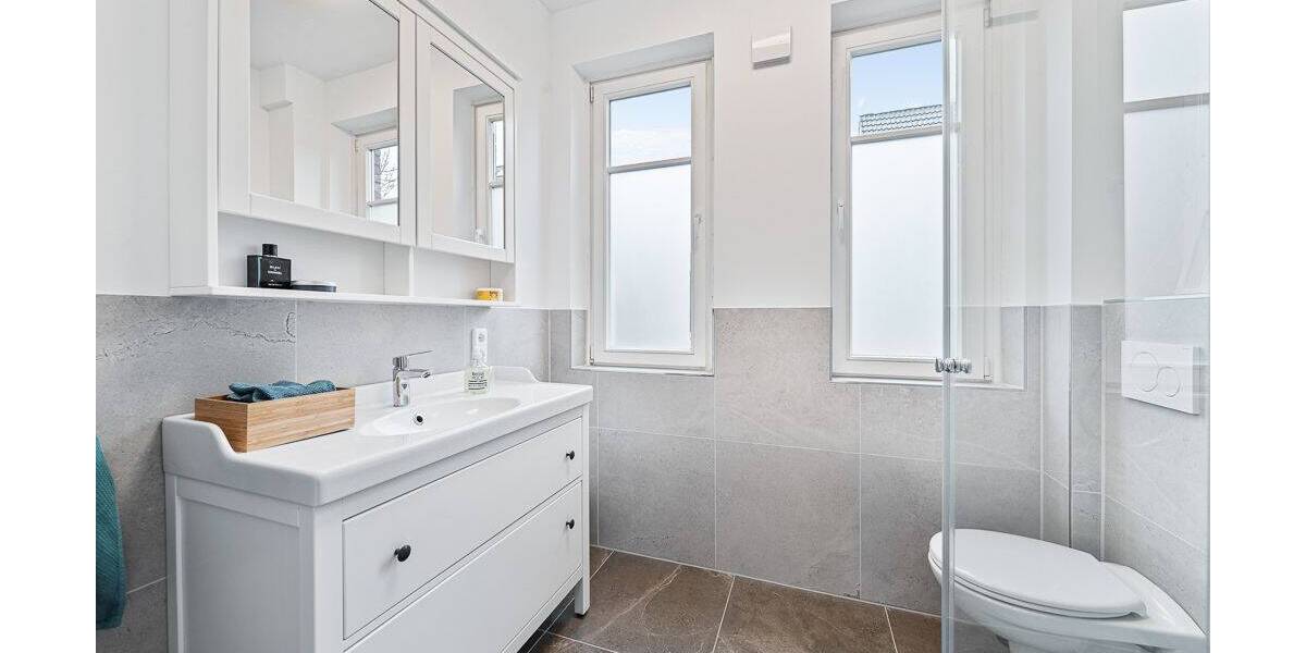 Einfamilienhaus Hamburg Sasel - 9 Zimmer, 216 m&sup2;, 1.250.000&euro; | Angebot:25959226