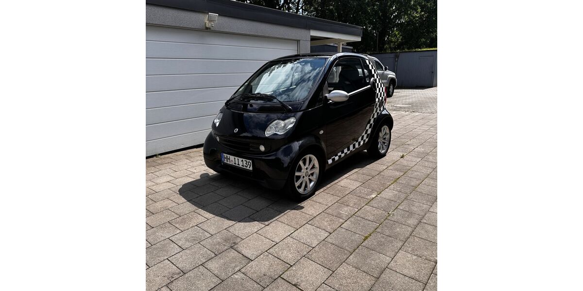 Smart ForTwo 215.600 km 2.700 &euro; Hamburg 22119