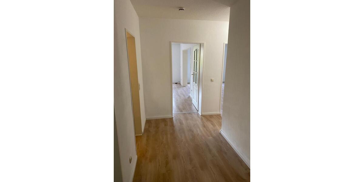 Etagenwohnung Hamburg Wandsbek - 1 Zimmer, 83 m&sup2;, 950&euro; | Angebot:25166694