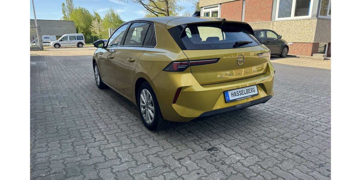 Opel Astra L INITIALE in AMBER Kult Gelb Metallic 1.001 km 19.999 &euro; Hamburg 22339
