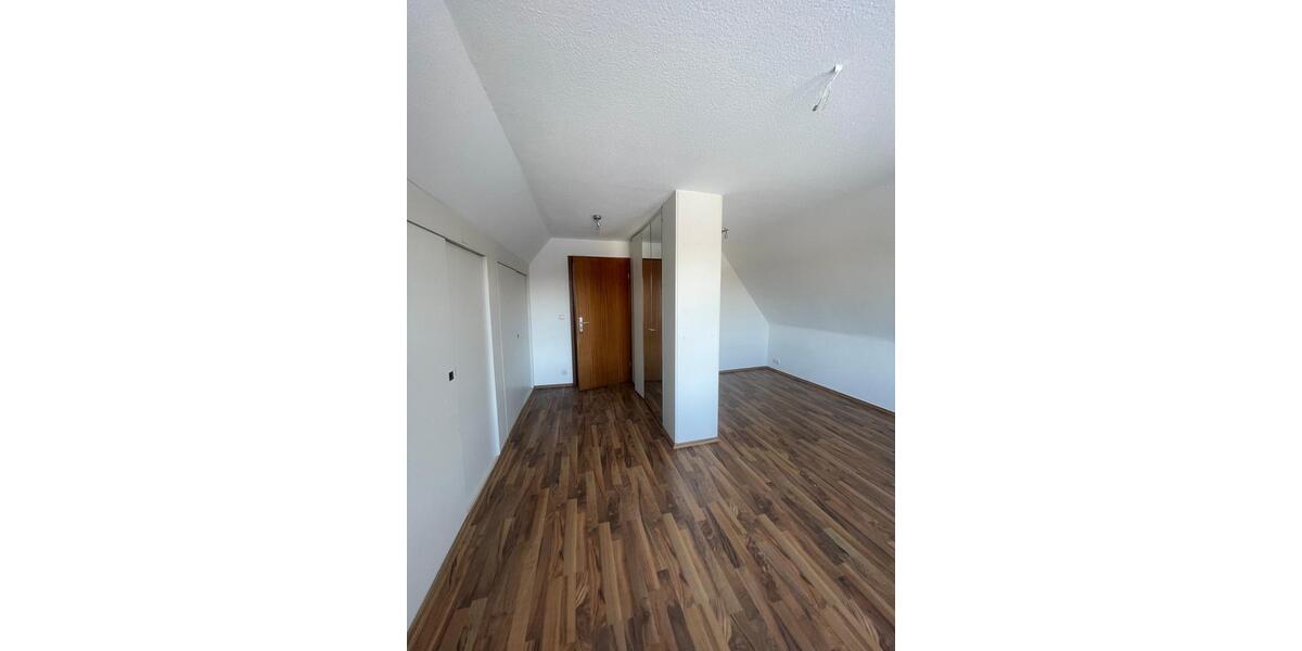 Dachgeschoßwohnung Oststeinbek - 2.5 Zimmer, 69 m&sup2;, 850&euro; | Angebot:25394072